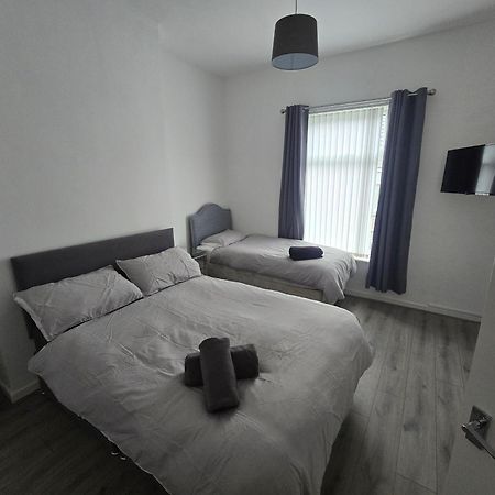 Anfield Guest House Sleeps 5 Liverpool Bagian luar foto